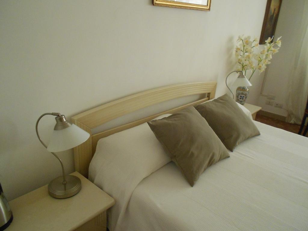 A Casa Chiecchi B&B Rome Buitenkant foto